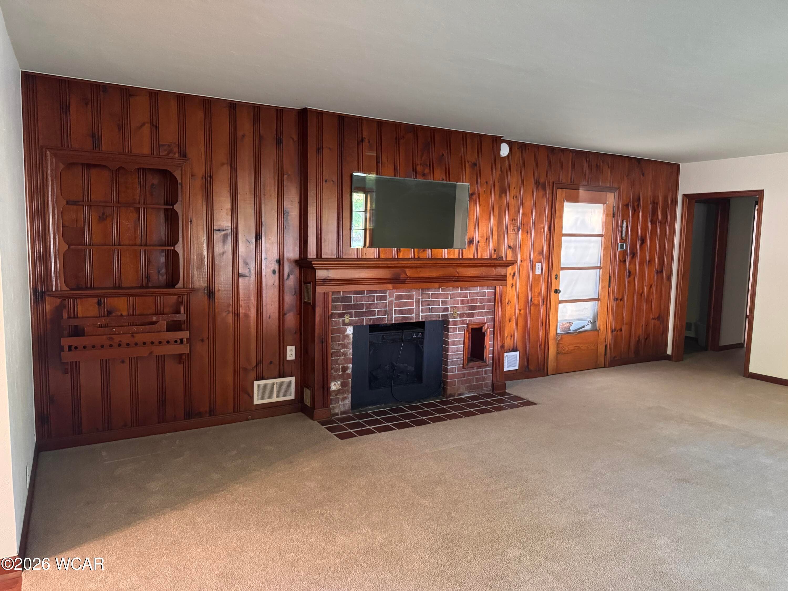 410 Walnut photo 5