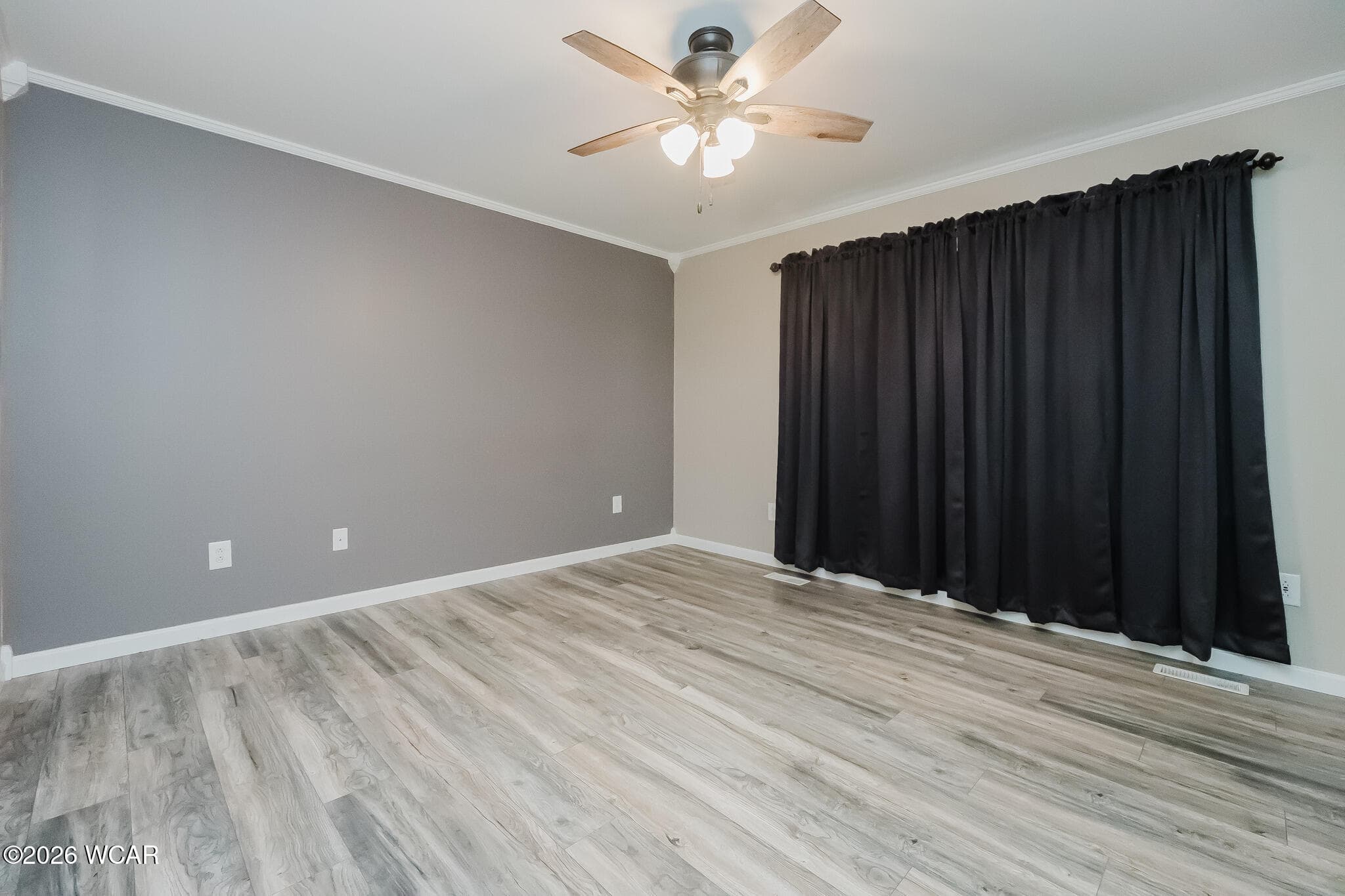 504 East photo 2