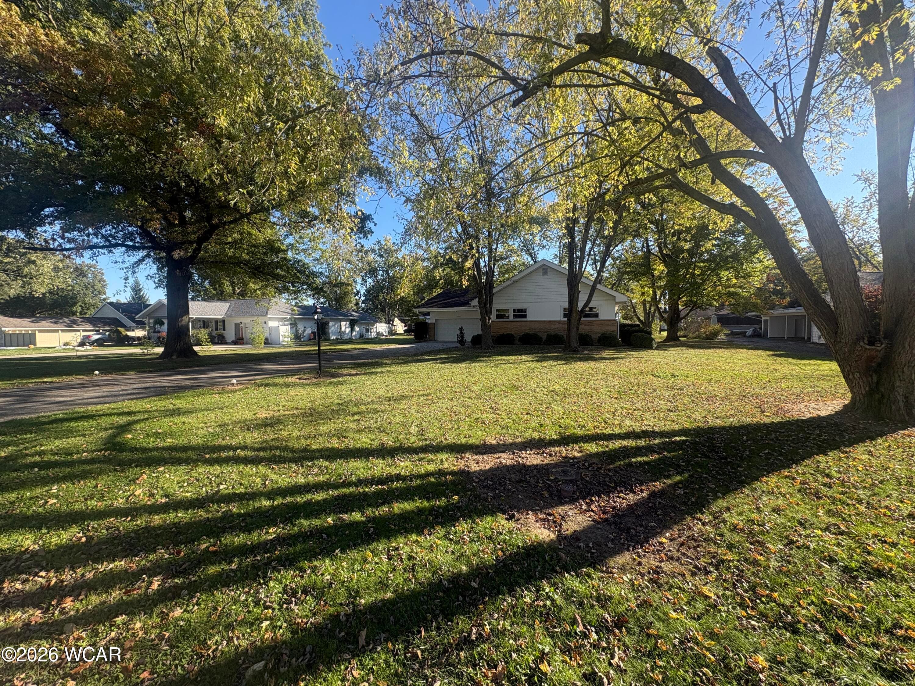2611 Wendell photo 2