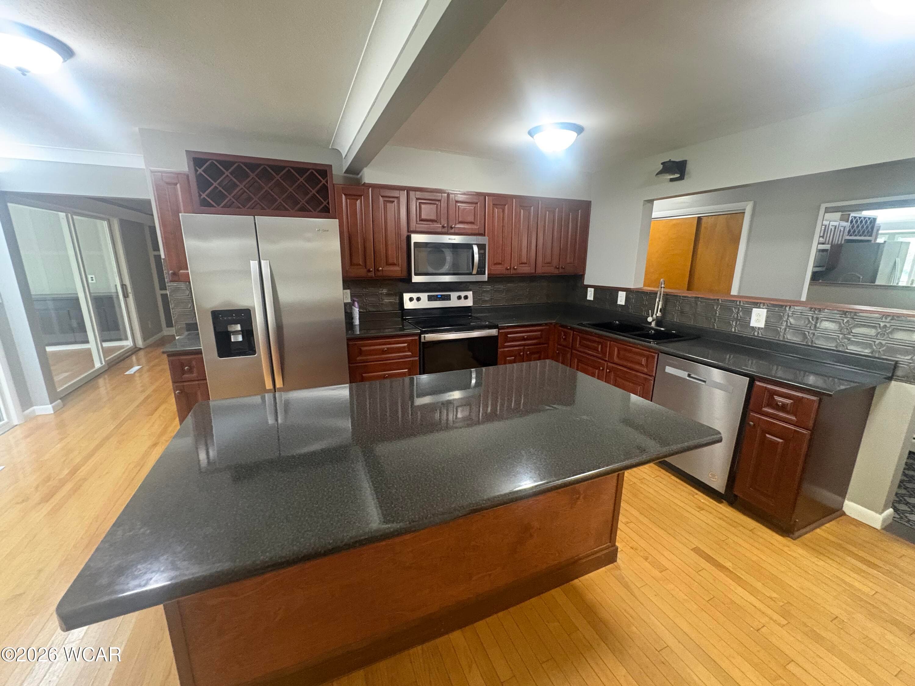 2611 Wendell photo 4