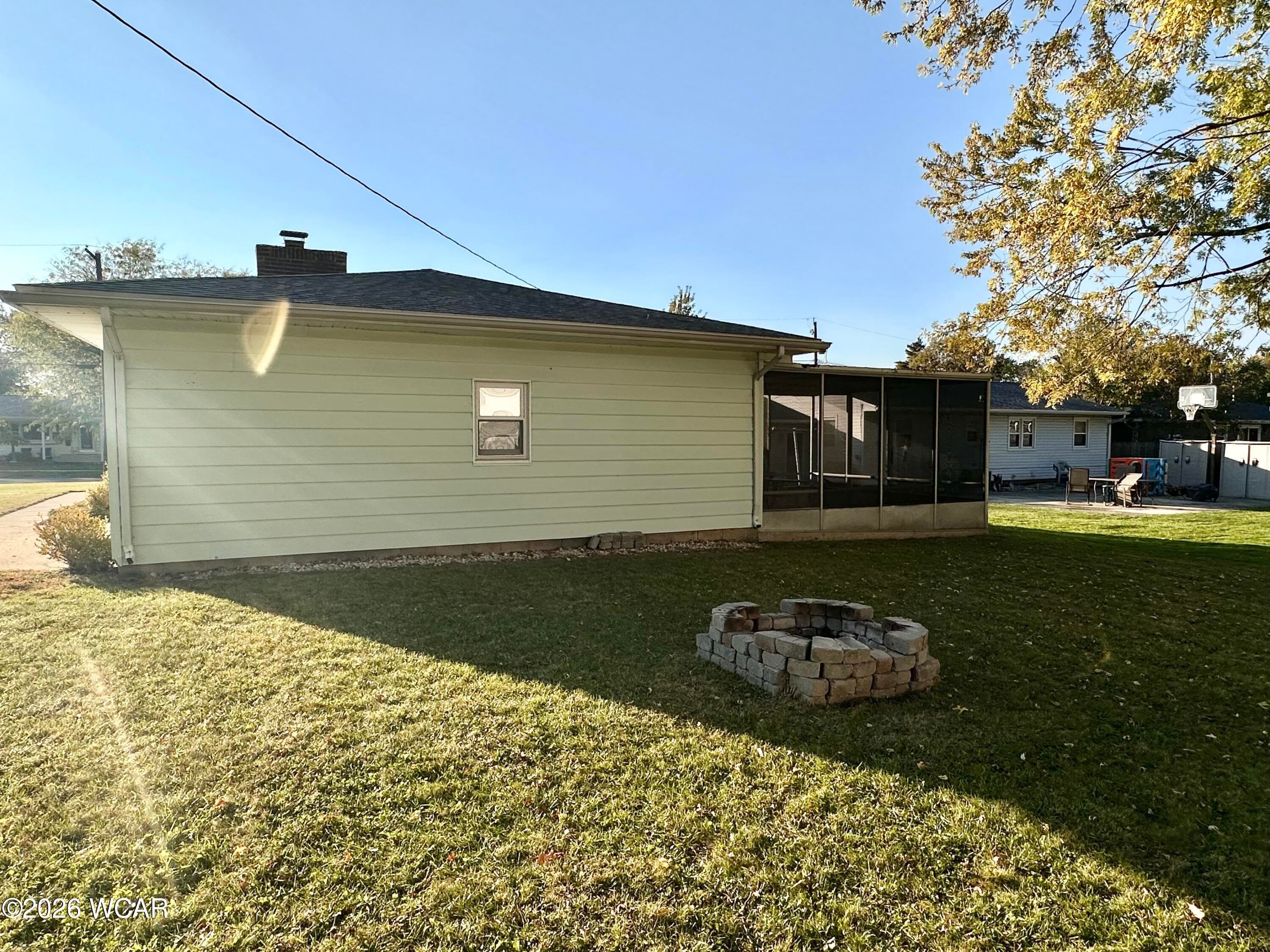 988 Tremont photo 4